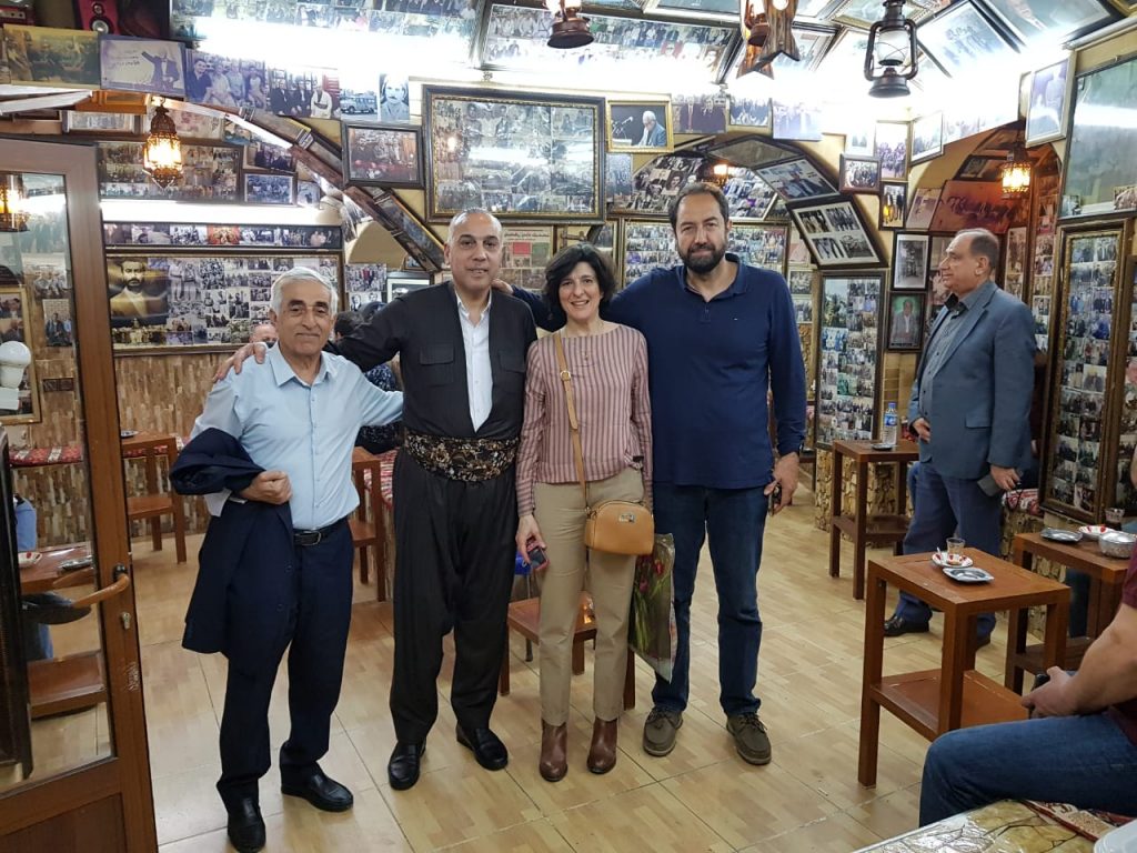 Με τον Καθηγητή Mohammed Azeez Saeed στο ιστορικό του καφέ του Mohammed στο παζάρι του Erbil